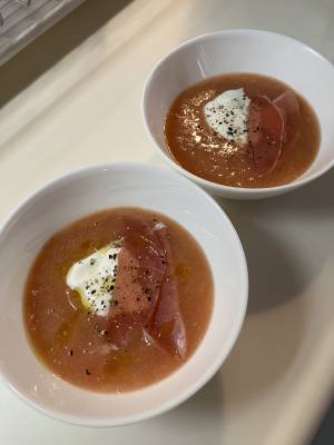 桃とトマトのスープ