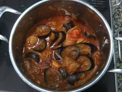鶏肉となすのトマト煮