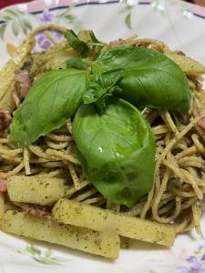 アーモンドとバジルのパスタ