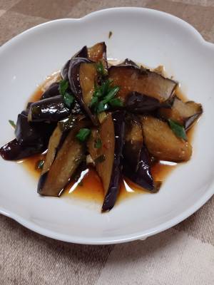 揚げなすのピリ辛香味づけ