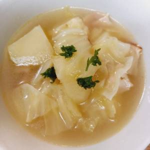キャベツとじゃがいものスープ