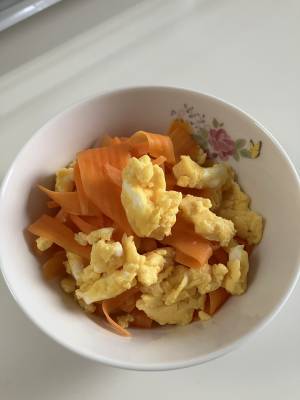 いり卵とスナップえんどうの甘酢あえ