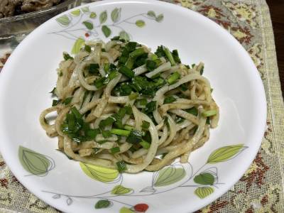 にらだけ炒めうどん