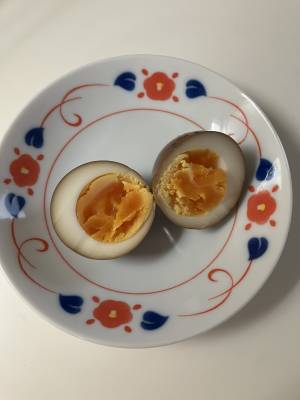 ゆで卵のウスターソース漬け
