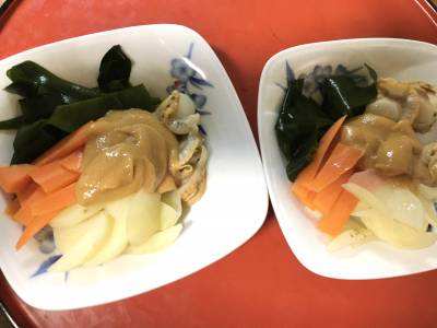 帆立てとわかめのからし酢みそ