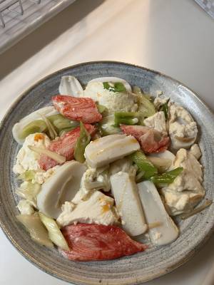 豆腐とちくわのねぎラー油炒め