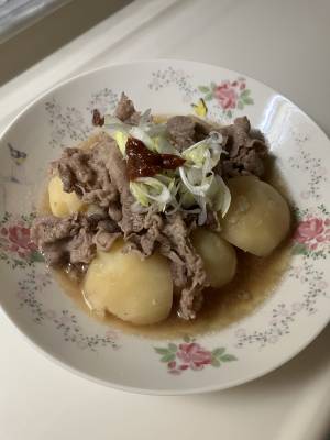 牛肉とじゃがいもの煮物