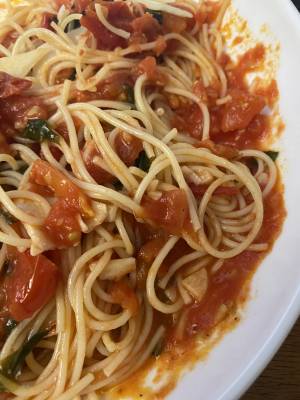 フレッシュトマトのパスタ