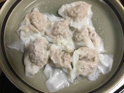 四川風ごまだれワンタン