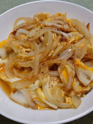 たまねぎとちくわの卵とじ