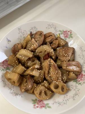 れんこんと鶏もも肉のきんぴら風