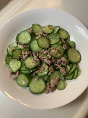 きゅうりと豚ひき肉の塩炒め