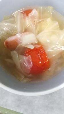 ソーセージとキャベツのスープ