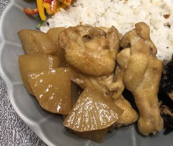 鶏手羽と大根のオイスターソース煮
