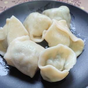 豚肉と白菜の水ギョーザ
