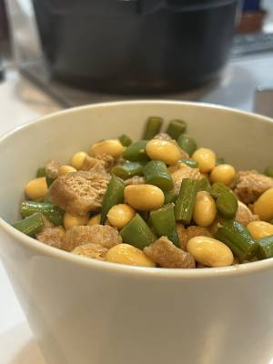 いんげん、大豆、油揚げのしょうゆ炒め