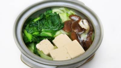 しいたけ、チンゲンサイ入り湯豆腐