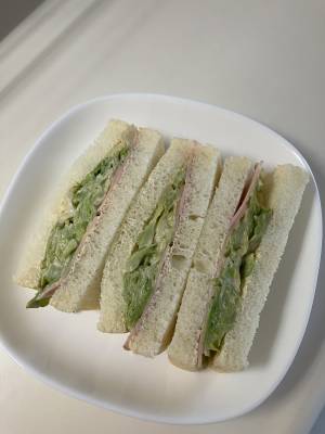 レンチンキャベツとハムのサンドイッチ