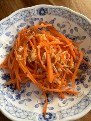 にんじんとツナのサラダ