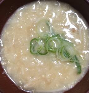 きのこと揚げ玉のみそ汁