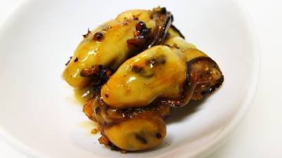 かきの黒こしょう煮