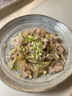 大根と豚肉の塩辛炒め