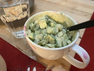 アボカドとツナのカナッペ