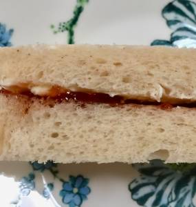 クリームチーズとジャムの冷凍サンドイッチ