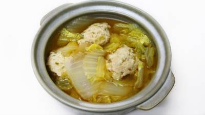 白菜と鶏だんごの小鍋