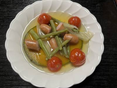 ソーセージと野菜のスープ