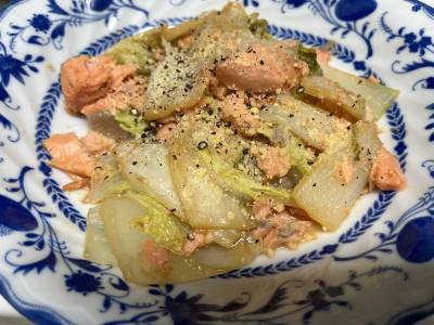 白菜とさけのみそバターフライパン蒸し