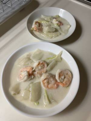 白菜とえびの豆乳煮