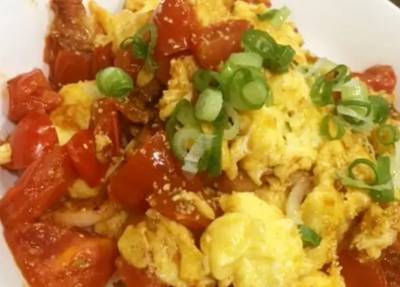 トマト卵炒め