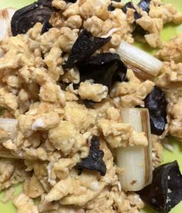 豚肉ときくらげの卵炒め