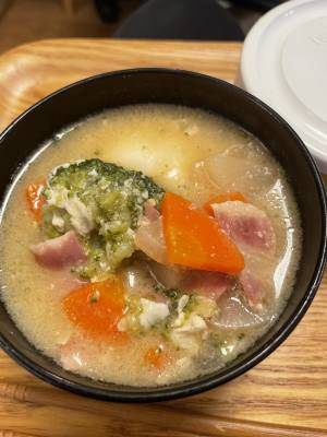 落とし卵のみそ汁