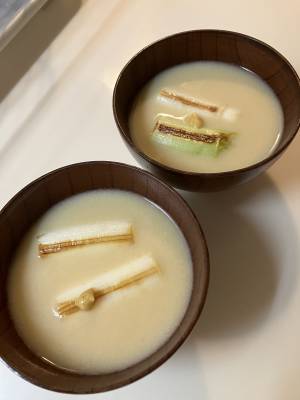 焼きねぎの白みそ仕立て