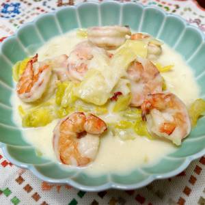白菜とえびの豆乳煮