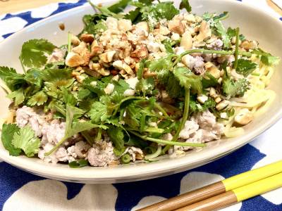 タイ風汁なしラーメン