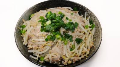 もやしとひき肉の皿蒸し