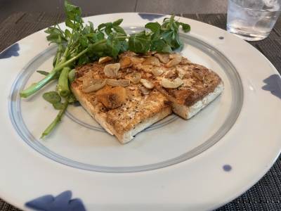 豆腐のにんにくステーキ