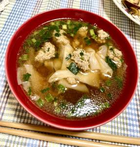 投げ込みワンタンスープ