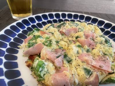 菜の花とハムのオ-プンオムレツ