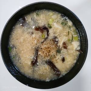 きくらげと豆腐の酸辣湯風