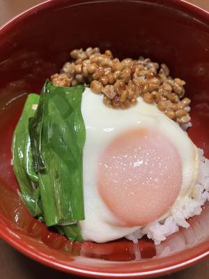 焼きねぎ納豆と目玉焼き