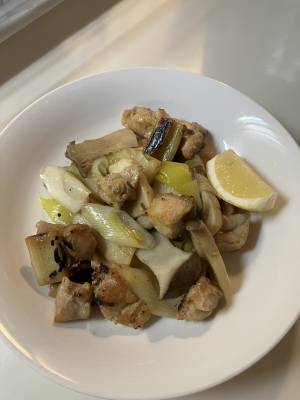 焼き鳥とねぎのカレー炒め