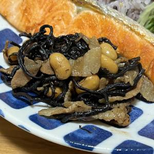 ひじきと豚バラ肉の煮物