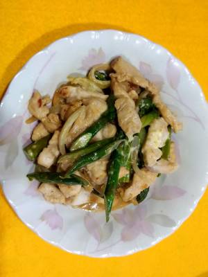 アスパラと鶏肉のオイマヨ炒め