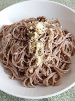 そばのチーズあえ