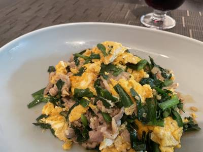 豚肉とにらの卵炒め