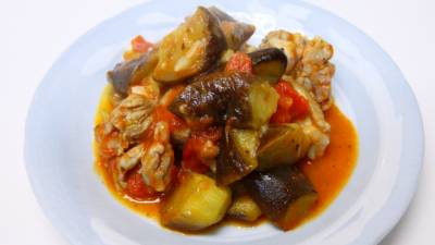 なすと鶏もものトマト煮
